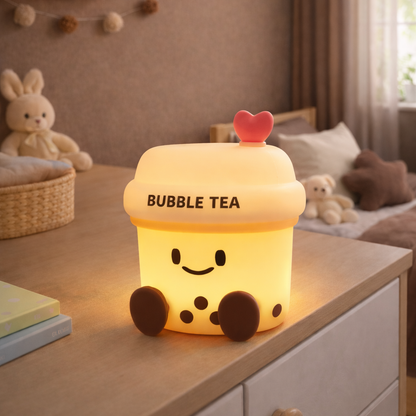 veilleuse pour bébé en forme de tasse bubble tea qui éclaire la chambre d'un enfant aux couleurs beige et marron